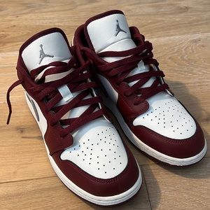 Air Jordan 1 Low Like New!